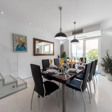 Stunning Home In Crikvenica בית נופש