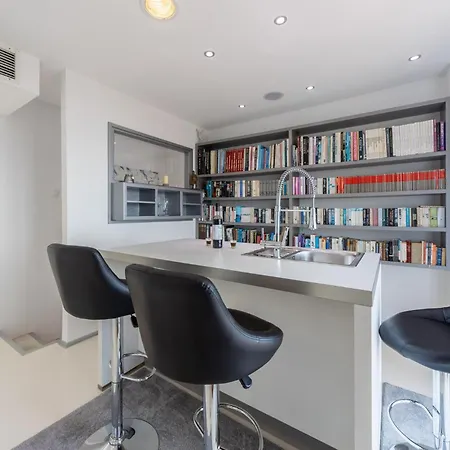 בית נופש Stunning Home In Crikvenica קריקווניצה