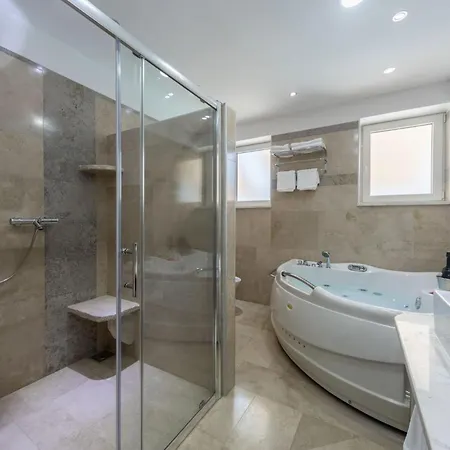 Stunning Home In Crikvenica